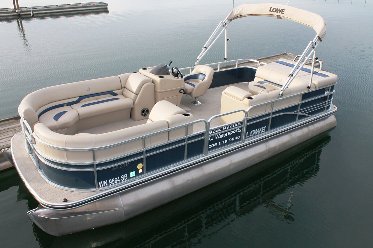 Pontoon boat