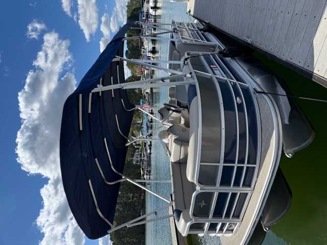 "Berky" pontoon